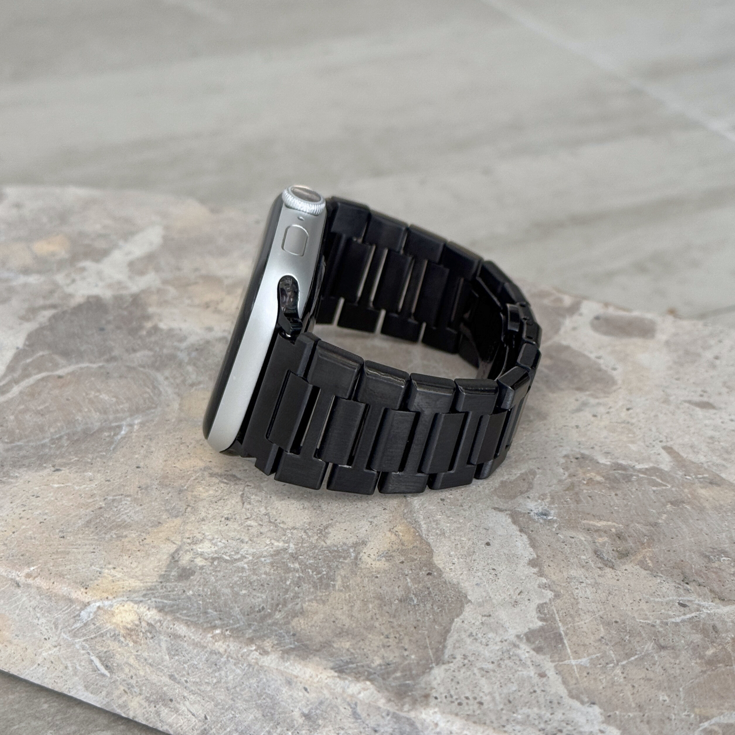 Sleek and modern unisex stainless steel Apple Watch band with a brushed metal finish. Waterproof and durable for everyday wear. Compatible with Apple Watch Series 1-10, SE, and Ultra