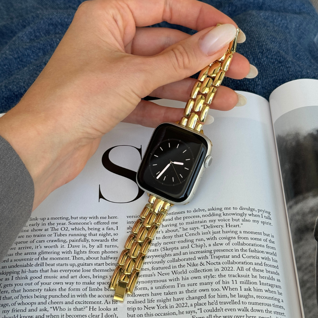 Slim and feminine Apple Watch band with a luxurious design, perfect for the clean girl aesthetic. Stylish, elegant, and compatible with Apple Watch Series 9, Series 8, Ultra, SE, and more