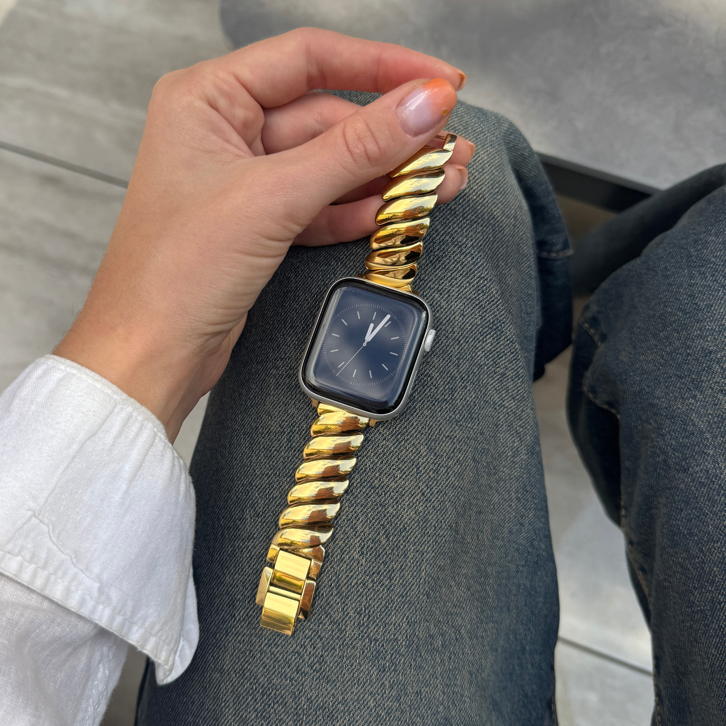 Elevate your style with our Twist Apple Watch Band. Crafted from premium stainless steel and available in silver, gold, rose gold, black, this band fits Apple Watch sizes 38mm to 49mm, including Series 10, 9, 8, 7, 6, 5, 4, 3, SE, and Ultra models. Ideal for women seeking a sophisticated touch.