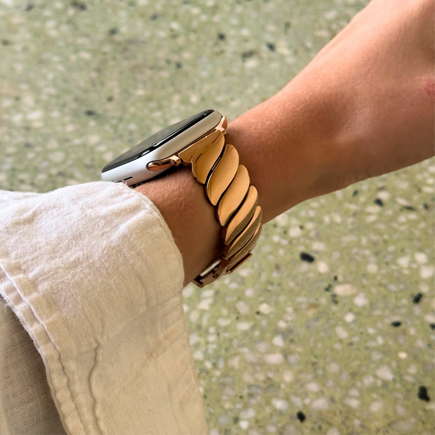 Elevate your style with our Twist Apple Watch Band. Crafted from premium stainless steel and available in silver, gold, rose gold, black, this band fits Apple Watch sizes 38mm to 49mm, including Series 10, 9, 8, 7, 6, 5, 4, 3, SE, and Ultra models. Ideal for women seeking a sophisticated touch.