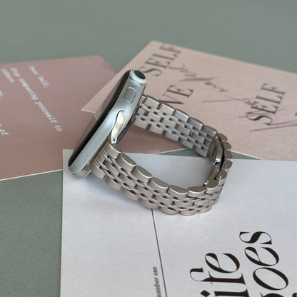 Gold Apple Watch Band, iWatch strap 45mm 44mm 42mm 41mm 40mm 38mm 49mm, Luxury Women Metal Bracelet, Apple Watch 9, Apple armband gift