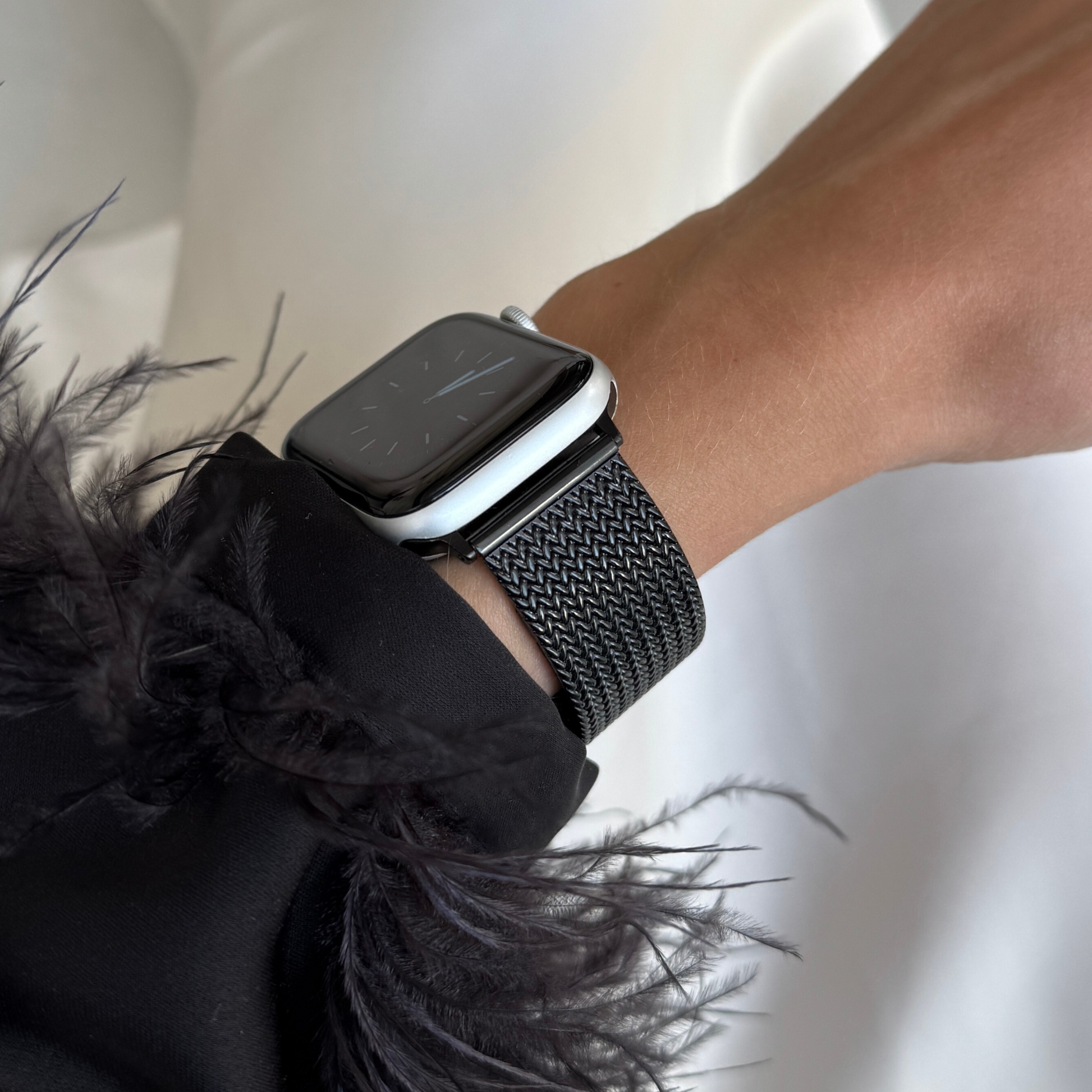 Apple Watch Band, iWatch loop strap 45mm 44mm 42mm 41mm 40mm 38mm, Luxury Women Metal Bracelet, Apple Watch 10 loop armband gift