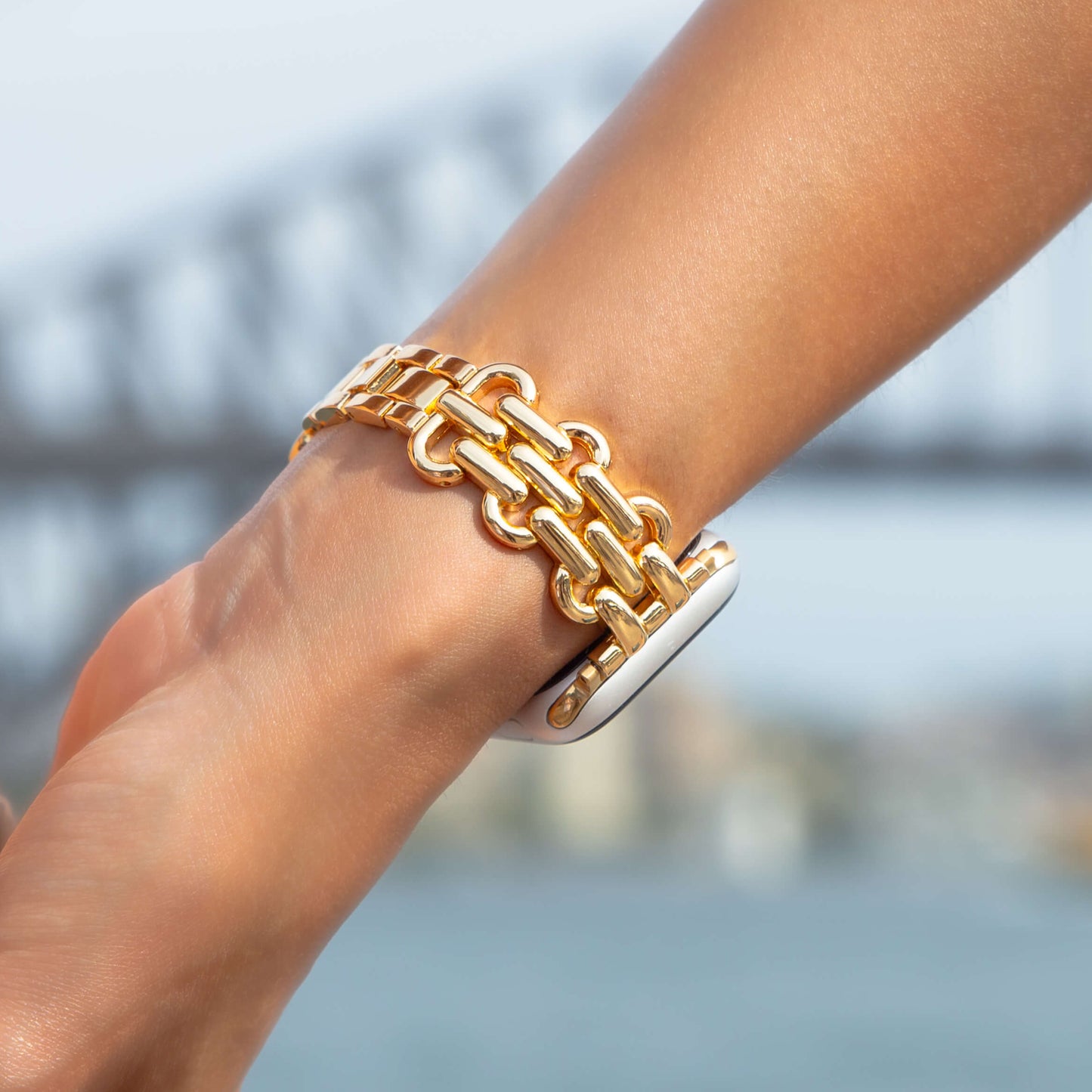 Fashionable stainless steel Apple Watch band with a sleek, high-polish shine. Complements every outfit and embodies the clean girl aesthetic. Compatible with Apple Watch Series 1-10, SE, and Ultra.