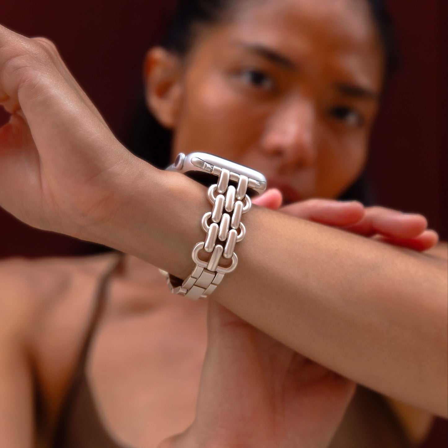 Fashionable stainless steel Apple Watch band with a sleek, high-polish shine. Complements every outfit and embodies the clean girl aesthetic. Compatible with Apple Watch Series 1-10, SE, and Ultra.