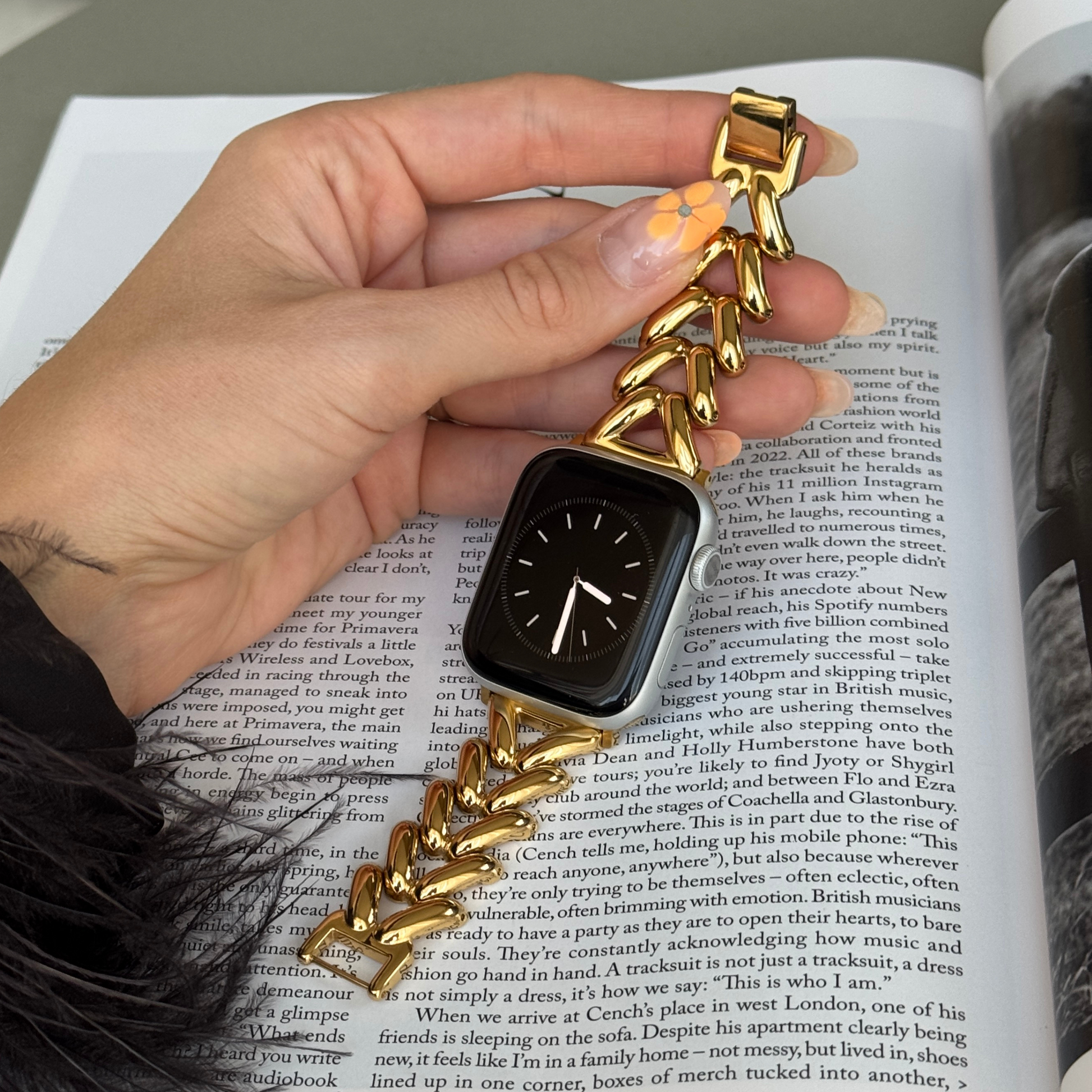 Luxurious stainless steel Apple Watch band with a unique, feminine design and a beautiful shine. Elevates any outfit with effortless elegance. Compatible with Apple Watch Series 1-10, SE, and Ultra