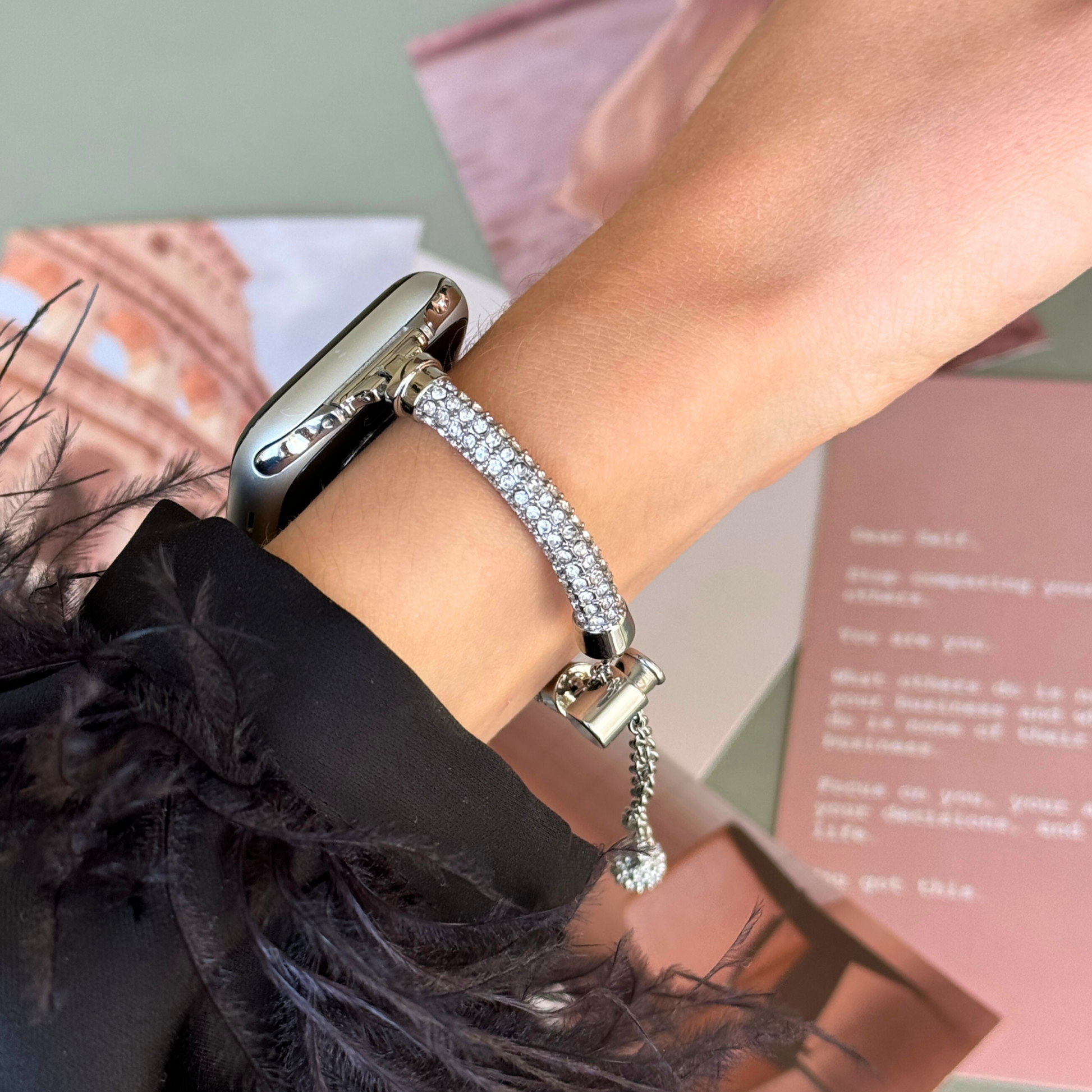 Rose Gold Apple Watch Band, iWatch strap 45mm 44mm 42mm 41mm 40mm 38mm 49mm, Luxury Women Metal Bracelet, Apple Watch 9 armband, Rhinestones