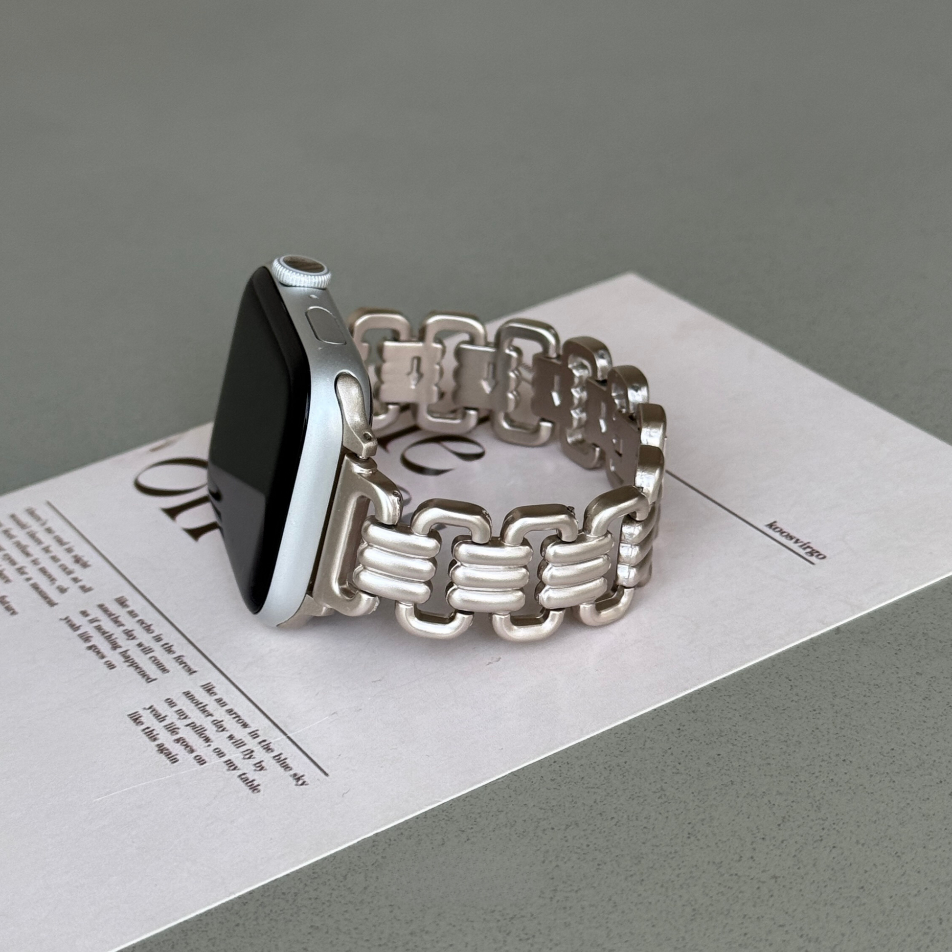 Feminine and luxurious Apple Watch band with a unique, high-end design. A statement piece for women who love elegance. Compatible with Apple Watch Series 1-10, SE, and Ultra.