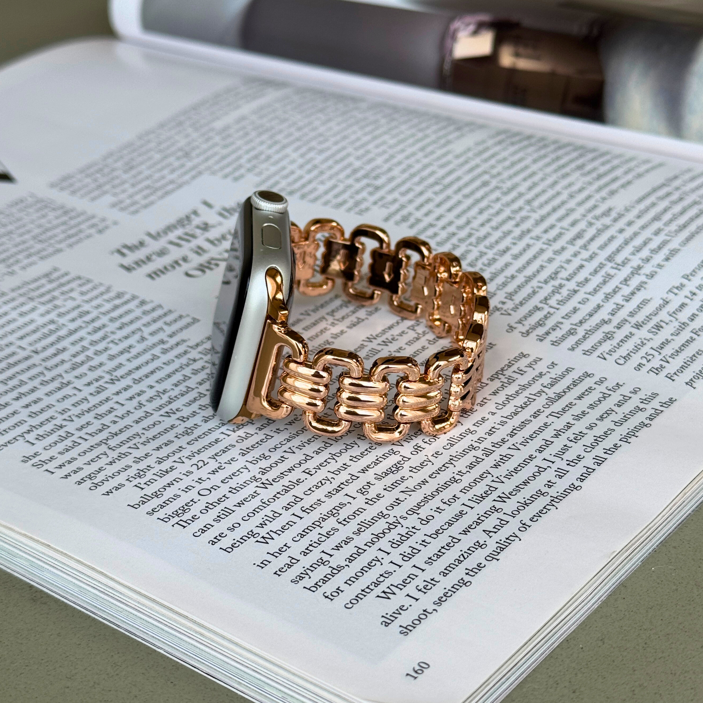 Feminine and luxurious Apple Watch band with a unique, high-end design. A statement piece for women who love elegance. Compatible with Apple Watch Series 1-10, SE, and Ultra.
