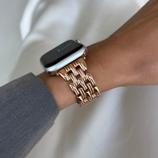 Feminine stainless steel Apple Watch band with a smooth interior and sleek, fashion-forward design. Available in gold, rose gold, silver, and black. Elevates every outfit. Compatible with Apple Watch Series 1-10, SE, and Ultra