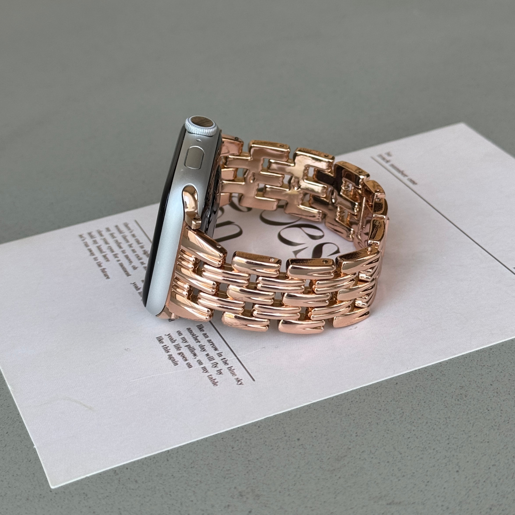 Feminine stainless steel Apple Watch band with a smooth interior and sleek, fashion-forward design. Available in gold, rose gold, silver, and black. Elevates every outfit. Compatible with Apple Watch Series 1-10, SE, and Ultra