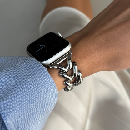 Luxurious stainless steel Apple Watch band with a unique, feminine design and a beautiful shine. Elevates any outfit with effortless elegance. Compatible with Apple Watch Series 1-10, SE, and Ultra